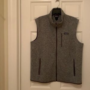 Men’s Patagonia vest with full zipper